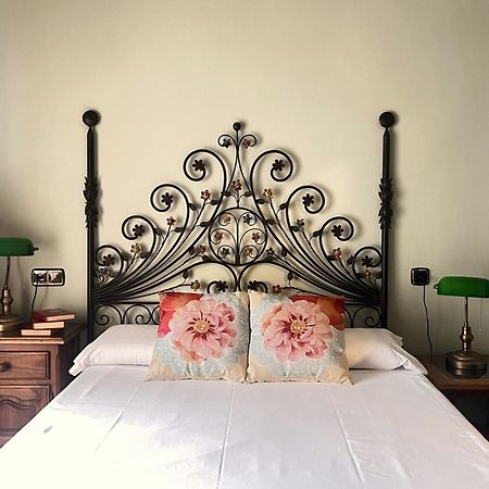 Housing Leon Marigold Apartment Ngoại thất bức ảnh