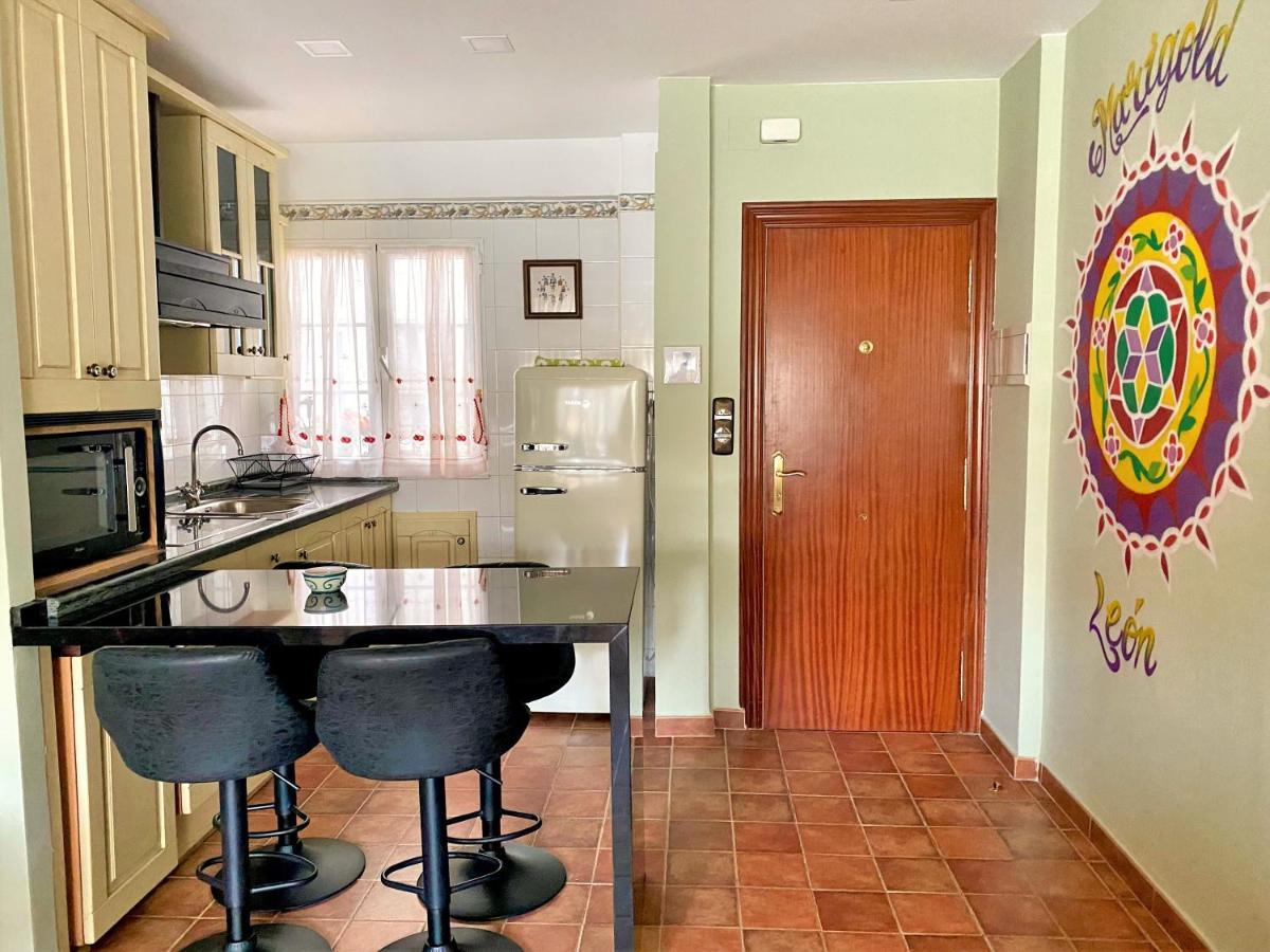 Housing Leon Marigold Apartment Ngoại thất bức ảnh