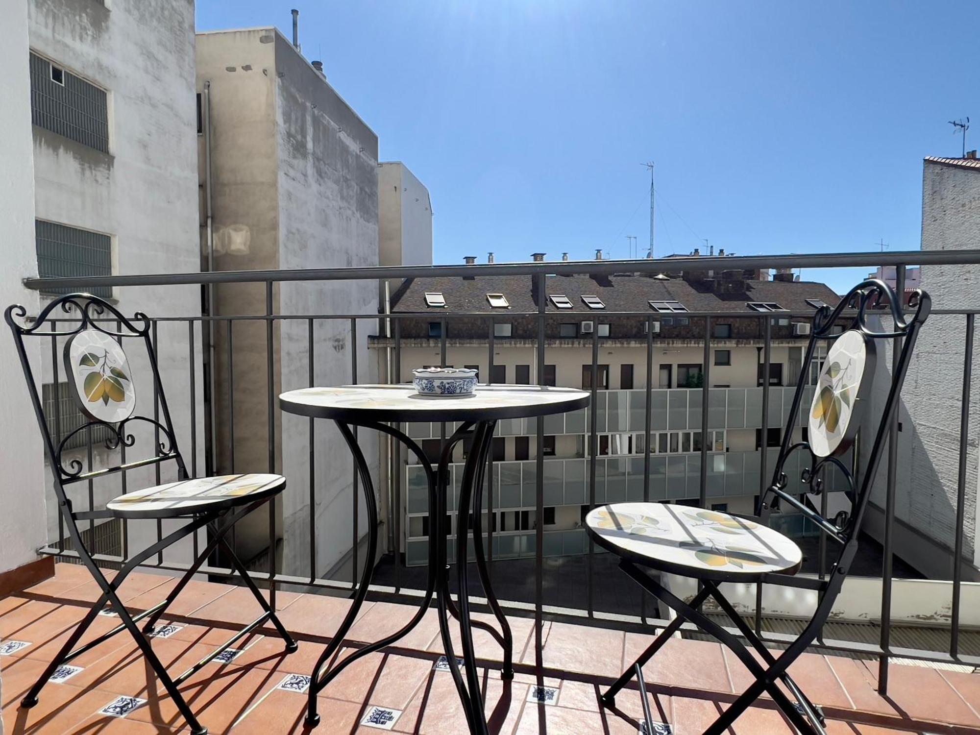 Housing Leon Marigold Apartment Ngoại thất bức ảnh